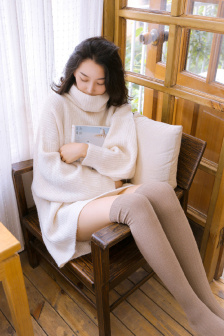 《漂亮的秘书HD》在线观看